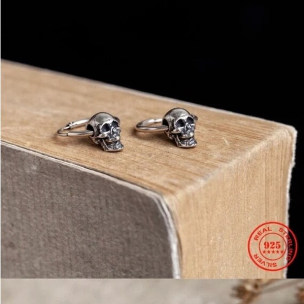 Single accent skull ear nail hip hop punk men's earrings S925 silver earrings
